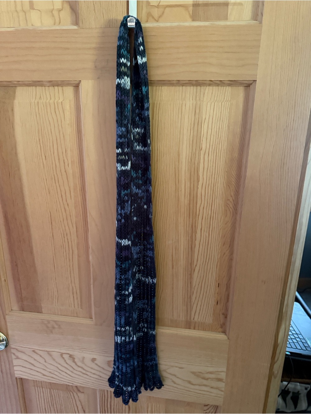 Homemade Vermont Knit Patterned women’s scarf - Black and Blue